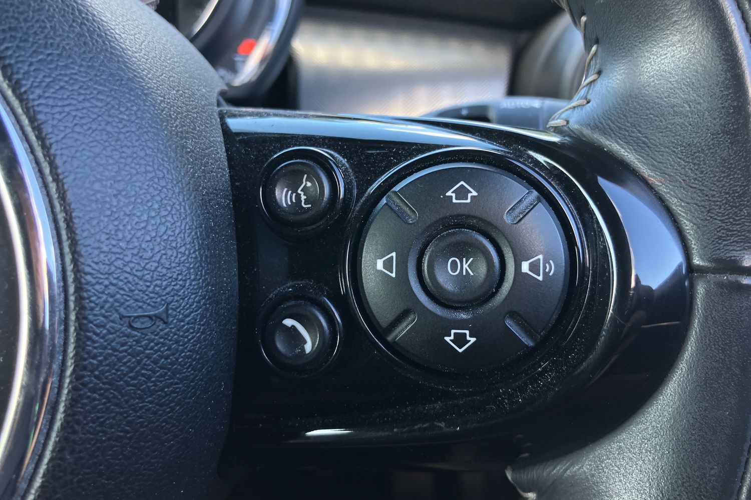 Used MINI Convertible 2019 for sale - 75730350: Photo 13