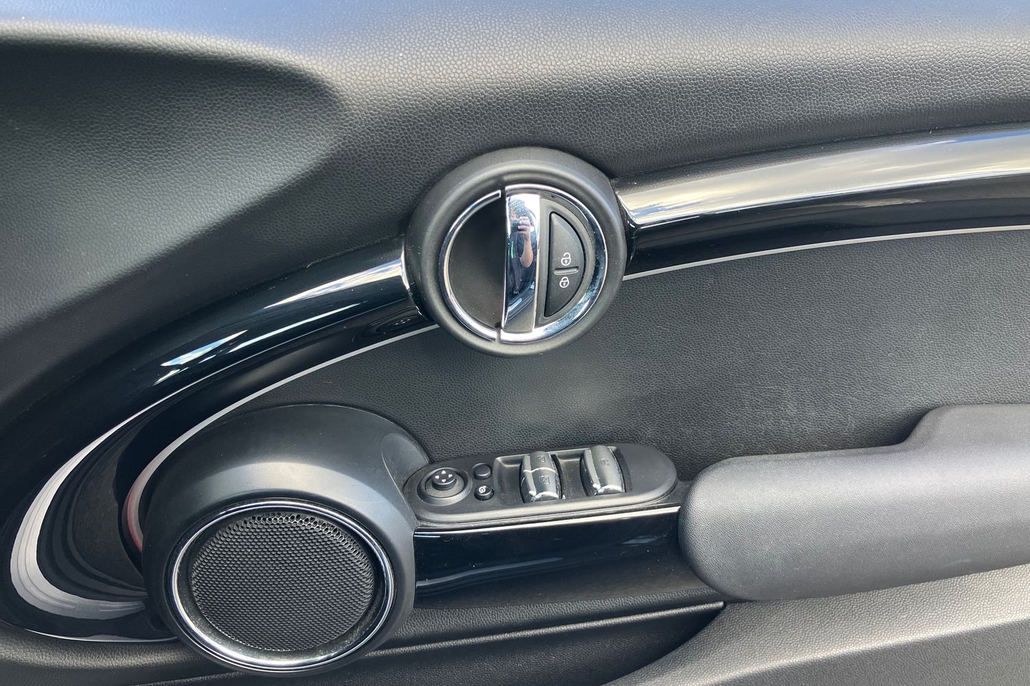 Used MINI Convertible 2019 for sale - 75730350: Photo 18