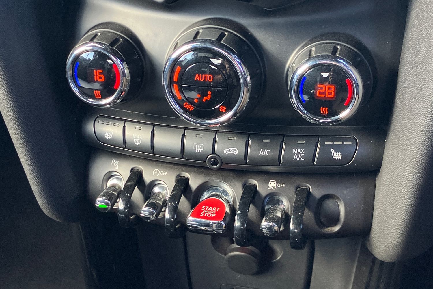 Used MINI Convertible 2019 for sale - 75730350: Photo 9