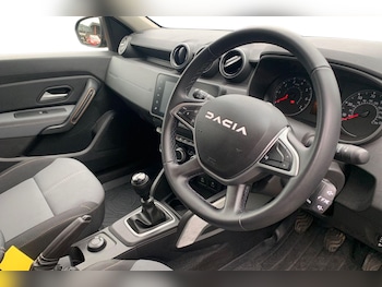 Used Dacia Duster 2023 for sale - 78944499: Photo
