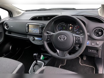 Used Toyota Yaris 2020 for sale - 75626216: Photo