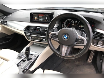Used BMW 5 Series 2018 for sale - 77514910: Photo