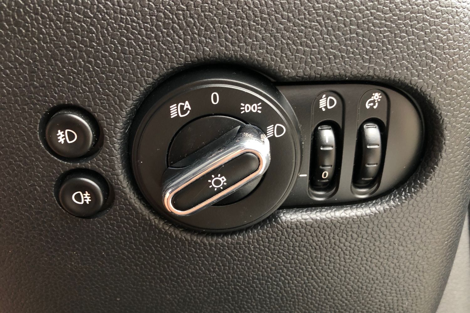 Used MINI Convertible 2018 for sale - 75690422: Photo 12