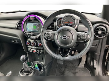 Used MINI Convertible 2018 for sale - 75690422: Photo