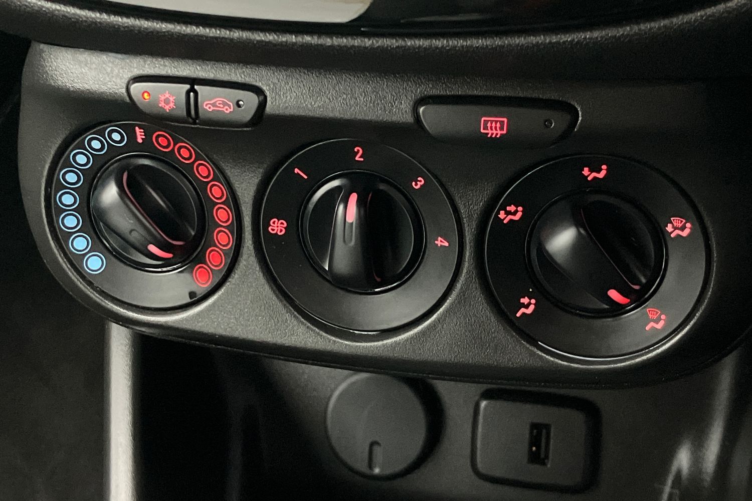 Used Vauxhall Corsa 2018 for sale - 76395477: Photo 11