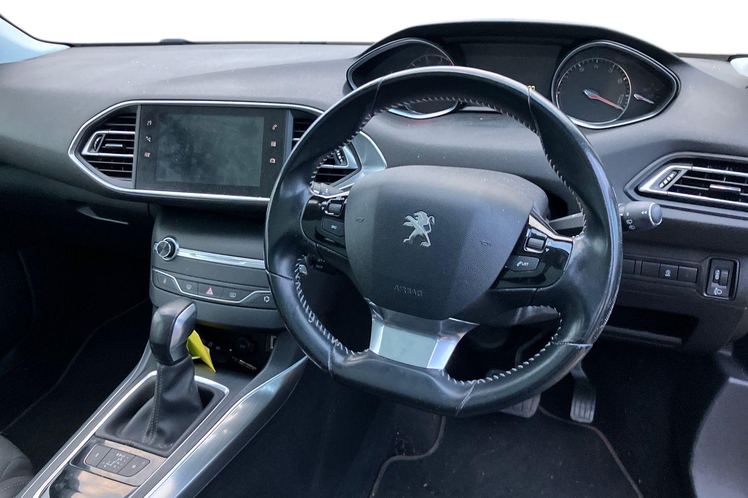 Used Peugeot 308 2018 for sale - 77374313: Photo 3