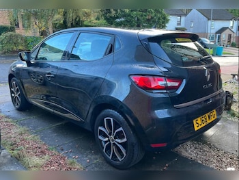 Used Renault Clio 2018 for sale - 76558037: Photo