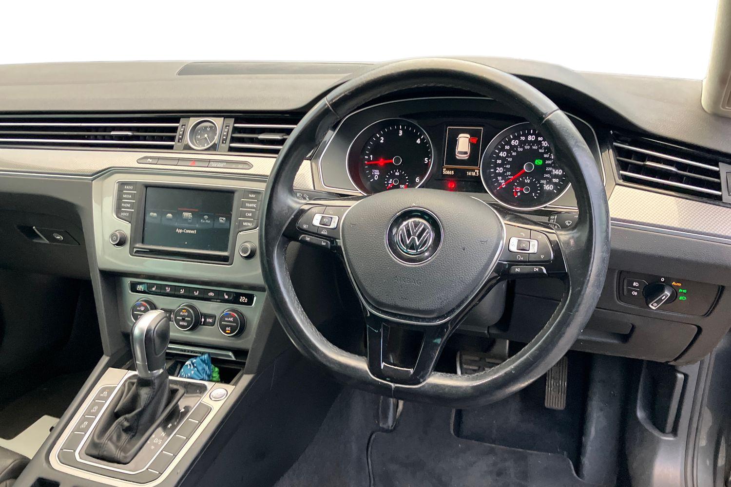 Used Volkswagen Passat 2016 for sale - 76304905: Photo 3