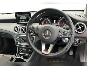 Used Mercedes-Benz GLA 2019 for sale - 77527697: Photo