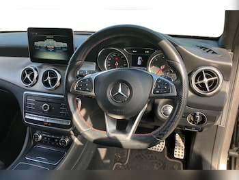 Used Mercedes-Benz GLA 2018 for sale - 75560736: Photo