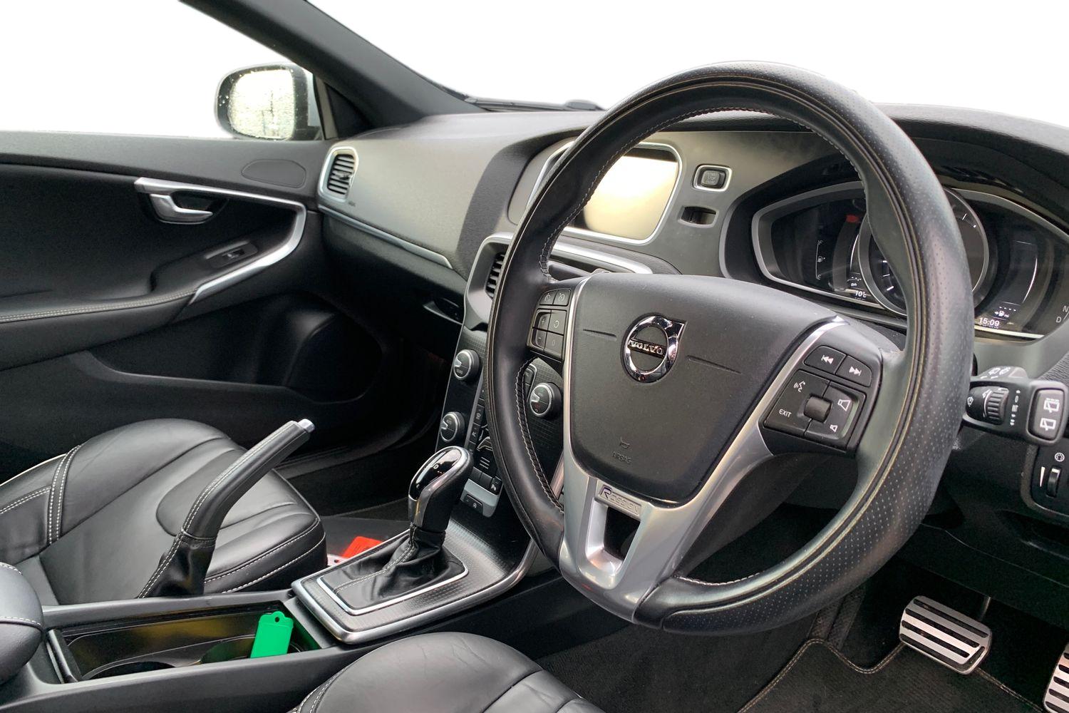 Used Volvo V40 2019 for sale - 77514806: Photo 3