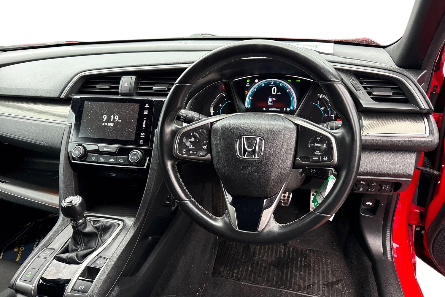 Used Honda Civic 2017 for sale - 76460996: Photo 3