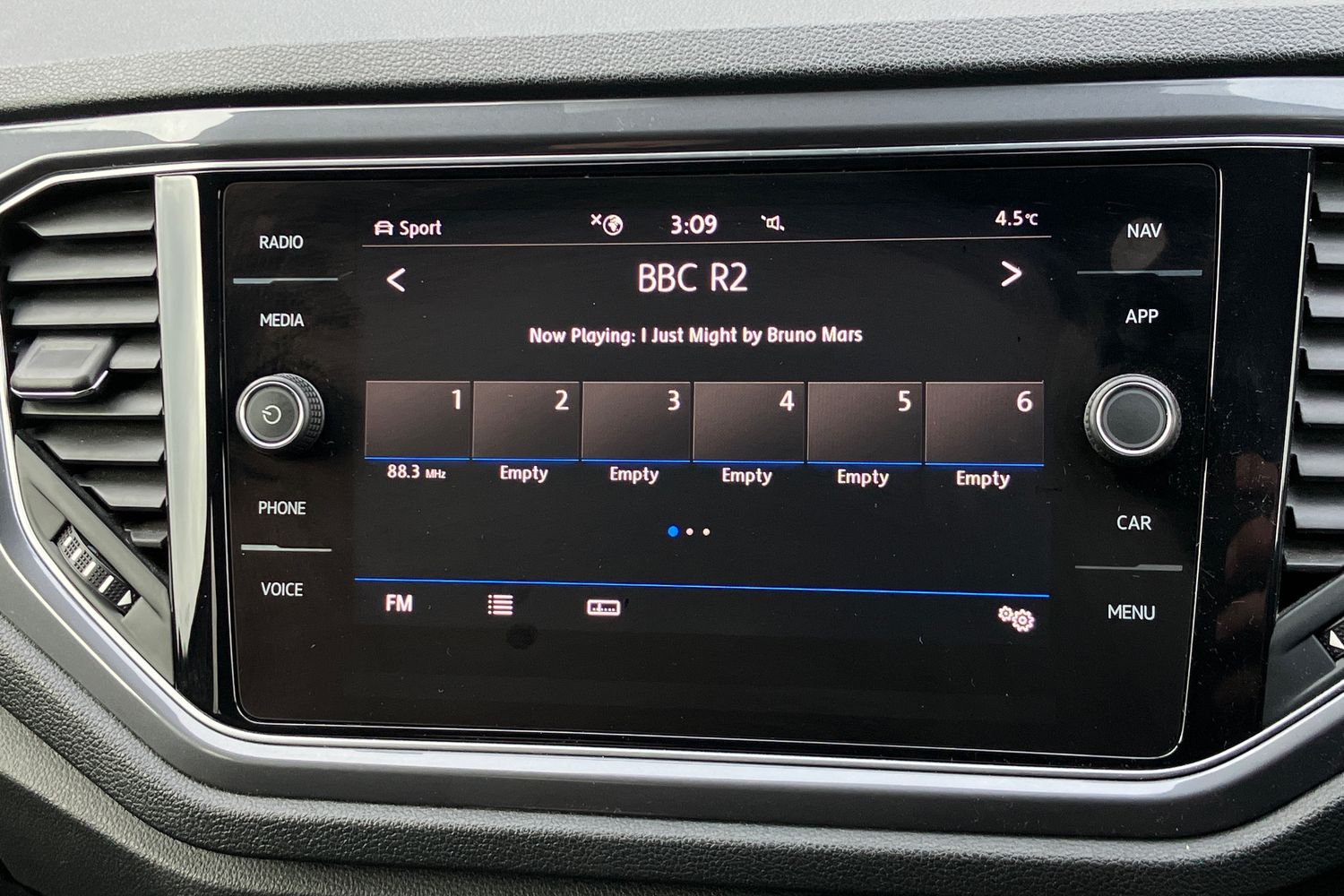 Used Volkswagen T-Roc 2020 for sale - 77879224: Photo 6