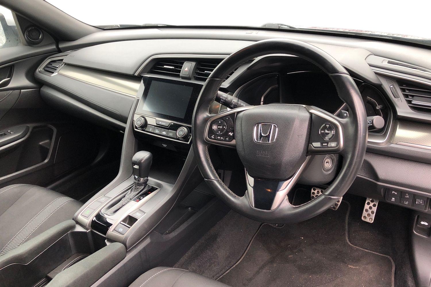 Used Honda Civic 2018 for sale - 77514832: Photo 3