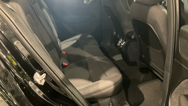 Used Volvo XC40 2021 for sale - 76292489: Photo 4