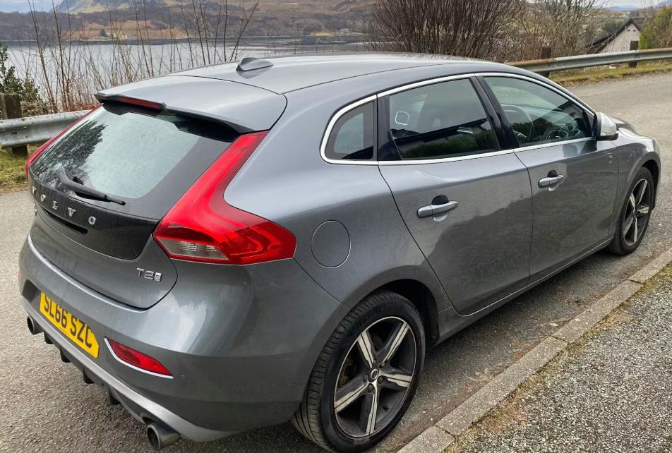Used Volvo V40 2016 for sale - 77571024: Photo 2