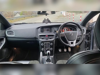 Used Volvo V40 2016 for sale - 77571024: Photo