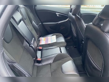 Used Volvo V40 2016 for sale - 77571024: Photo