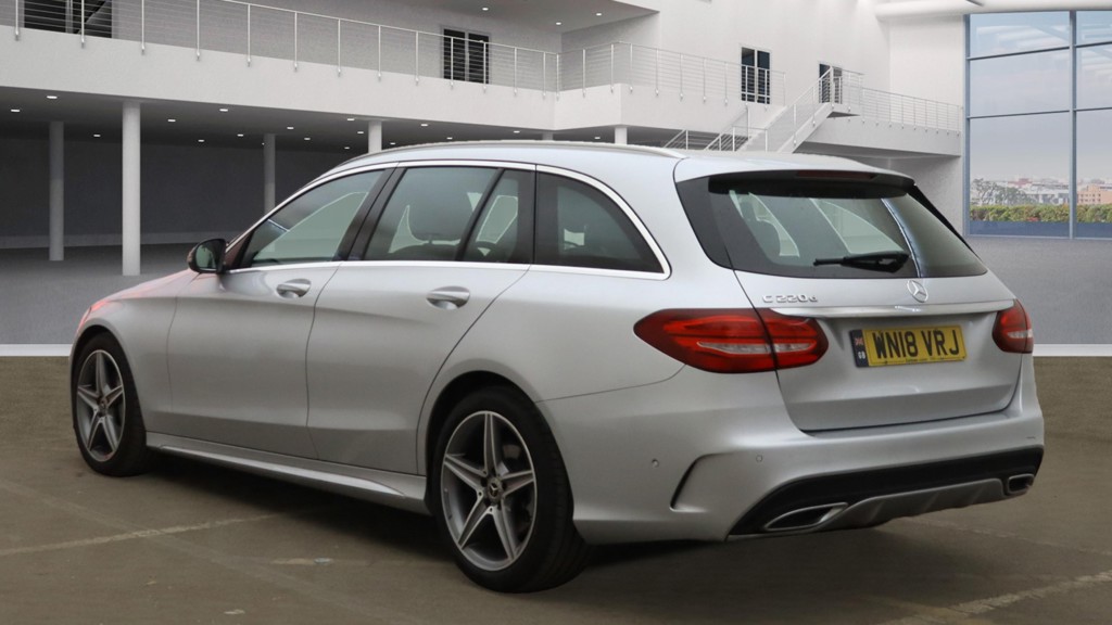 Used Mercedes-Benz C Class 2018 for sale - 76732482: Photo 2