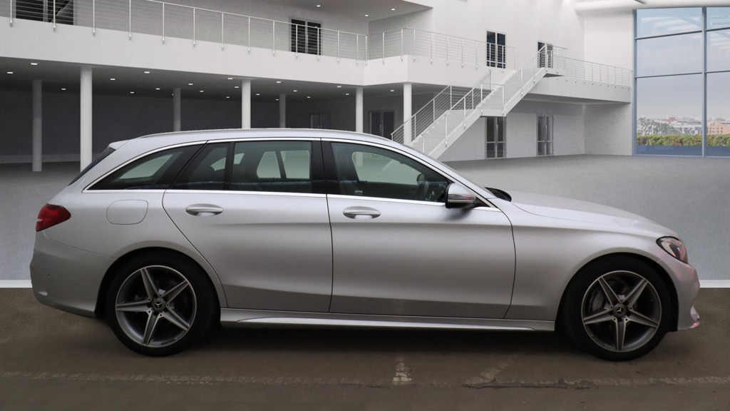 Used Mercedes-Benz C Class 2018 for sale - 76732482: Photo 3