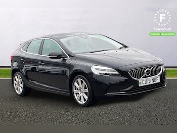 Used Volvo V40 2019 for sale - 79266479: Photo