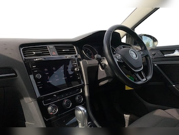 Used Volkswagen Golf 2018 for sale - 79355222: Photo