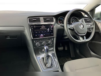 Used Volkswagen Golf 2017 for sale - 75398887: Photo