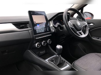 Used Renault Captur 2020 for sale - 76249540: Photo