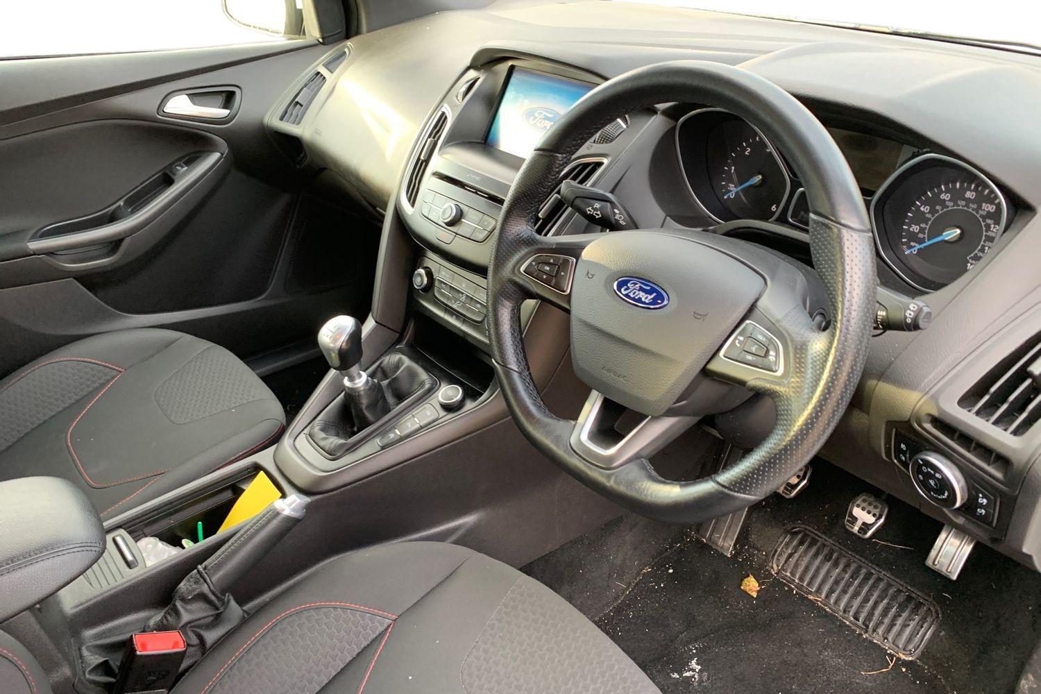 Used Ford Focus 2016 for sale - 76884173: Photo 3