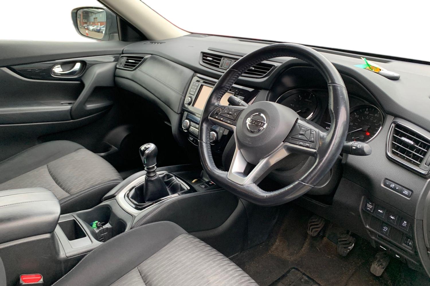 Used Nissan X-Trail 2017 for sale - 77666469: Photo 3