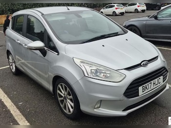 2017 - 1.0 EcoBoost 125 Titanium Navigator 5dr