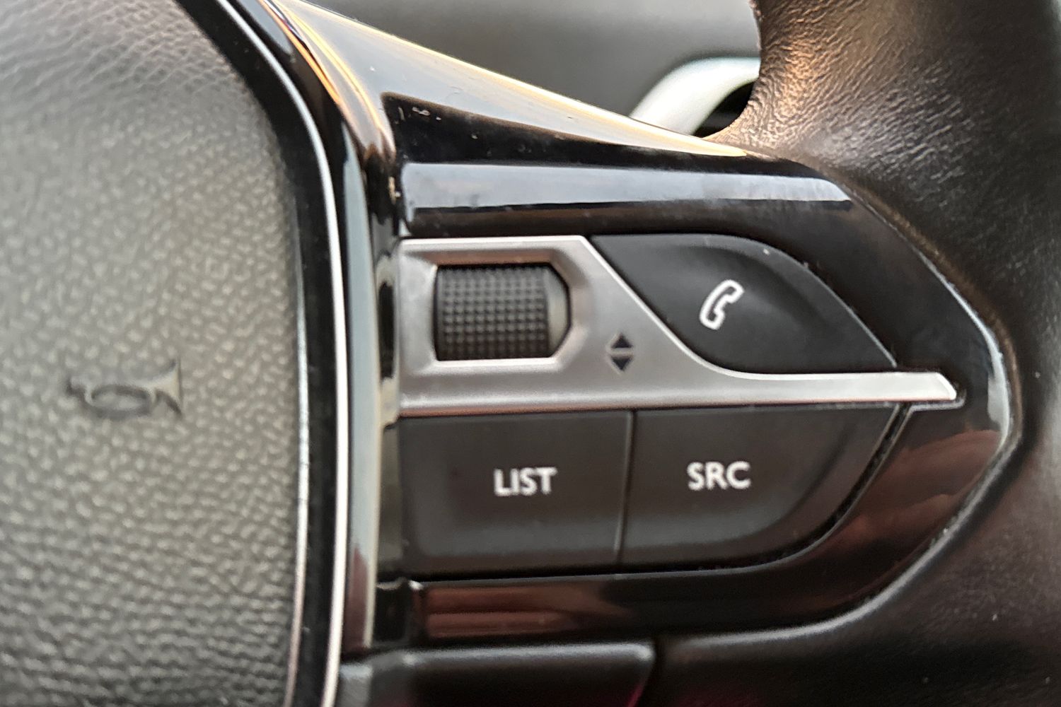 Used Peugeot 3008 2017 for sale - 77540979: Photo 11