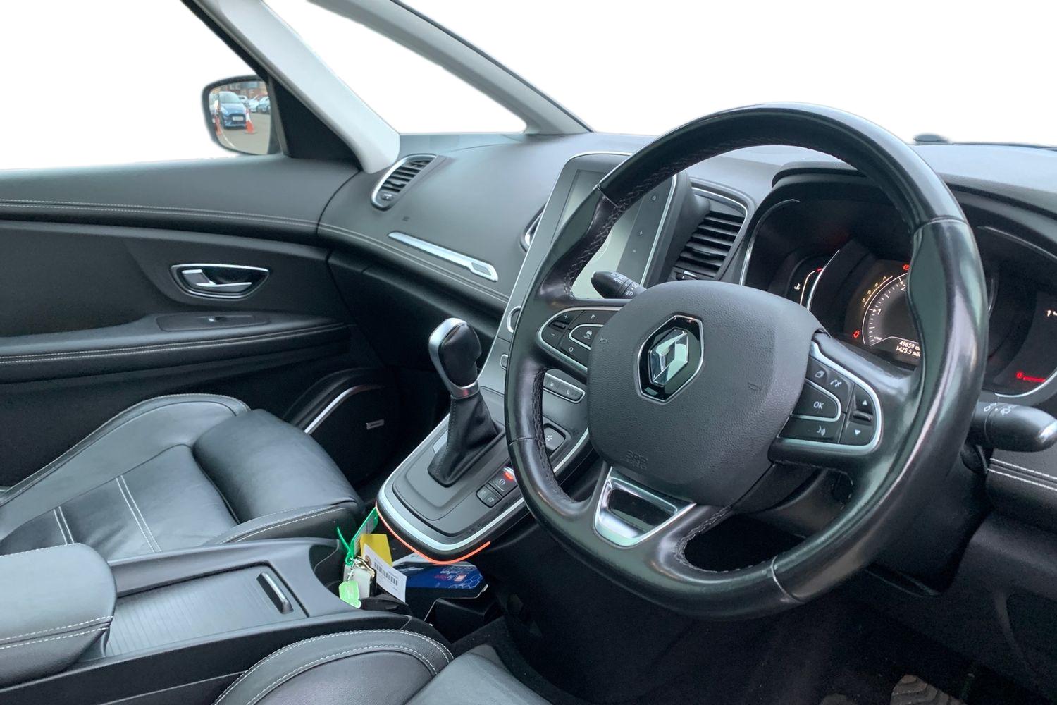 Used Renault Grand Scenic 2017 for sale - 77527508: Photo 3