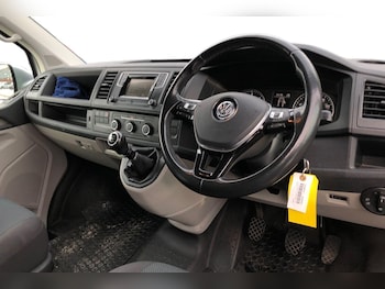 Used Volkswagen Transporter 2016 for sale - 77093562: Photo