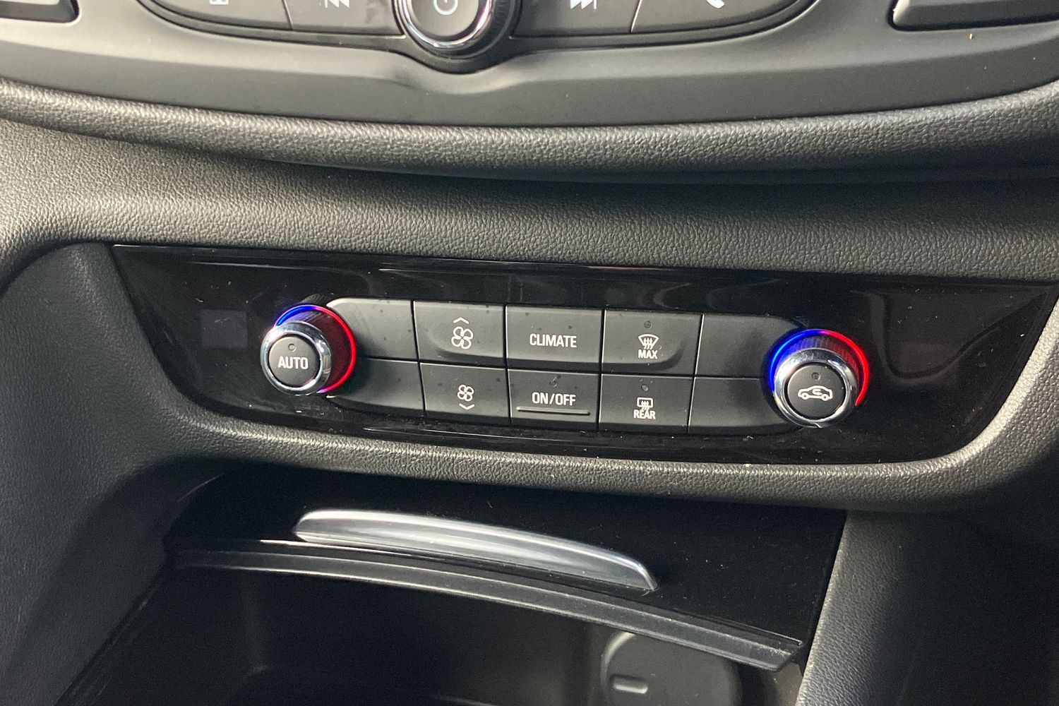 Used Vauxhall Insignia 2020 for sale - 75898682: Photo 9