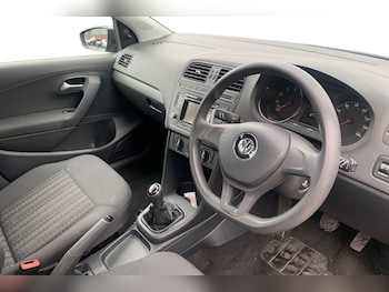 Used Volkswagen Polo 2017 for sale - 76346417: Photo