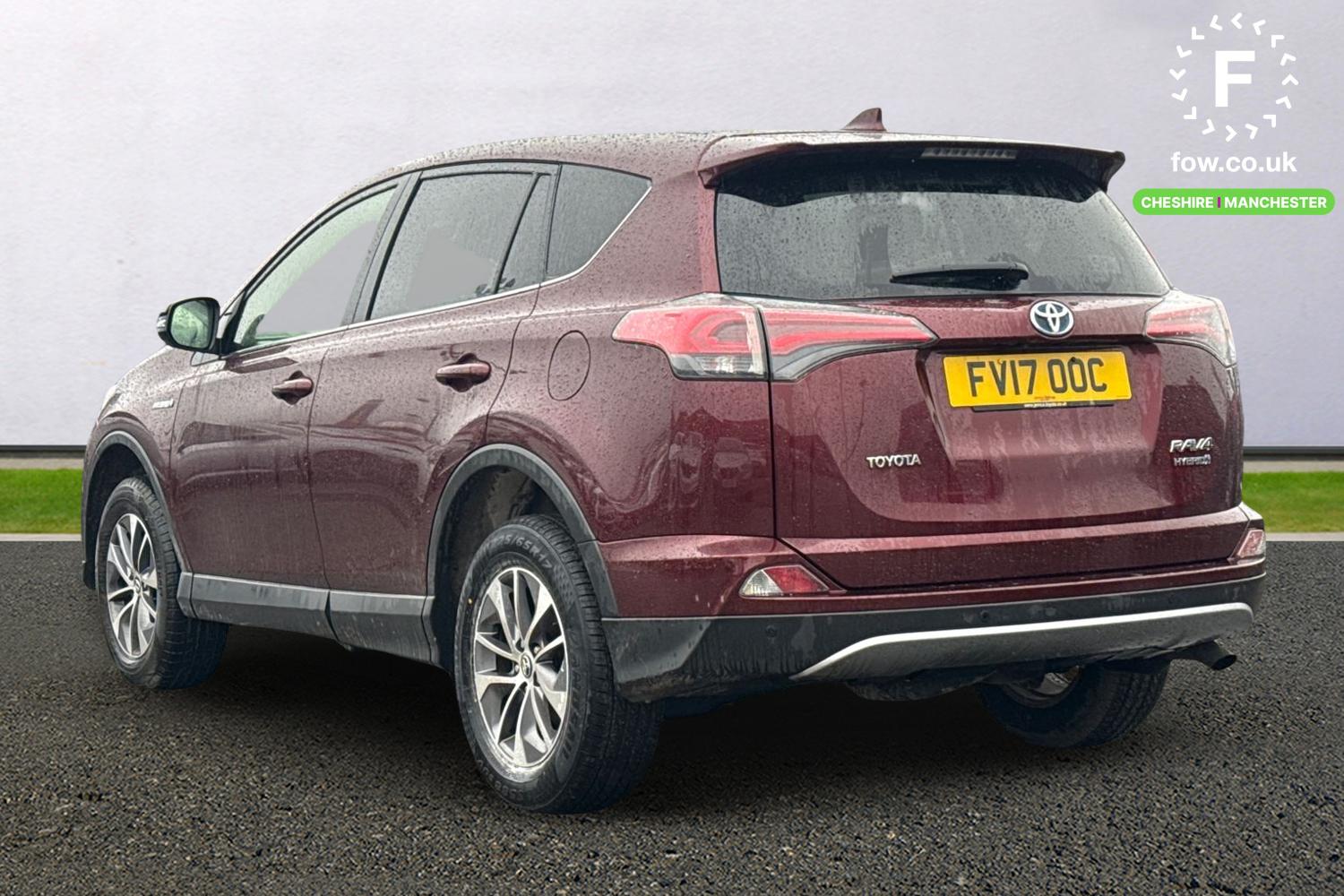 Used Toyota RAV4 2017 for sale - 77890681: Photo 2