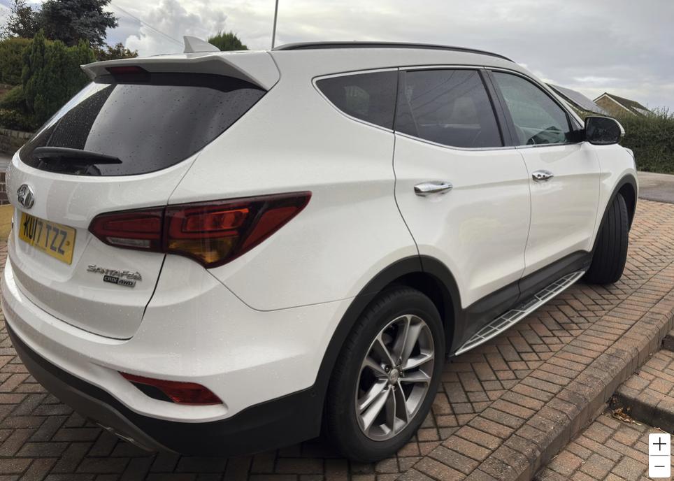 Used Hyundai Santa Fe 2017 for sale - 77348520: Photo 2