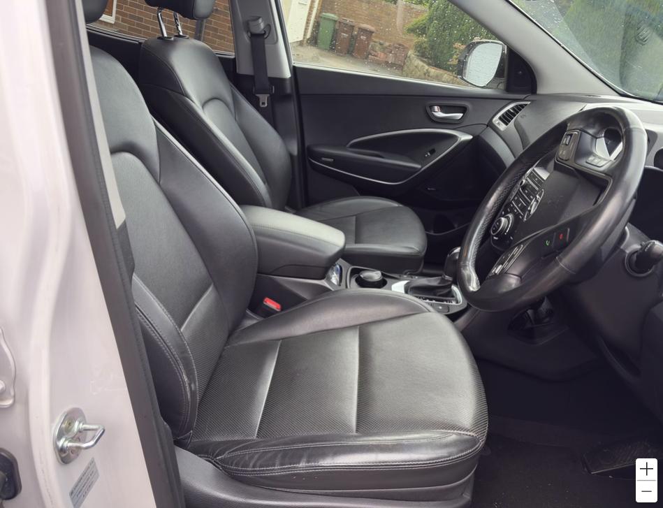 Used Hyundai Santa Fe 2017 for sale - 77348520: Photo 3