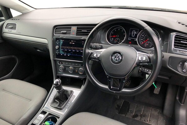 Used Volkswagen Golf 2020 for sale - 76218577: Photo 3