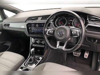 Used Volkswagen Touran 2019 for sale - 76182087: Photo 3