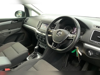 Used Volkswagen Sharan 2019 for sale - 76662158: Photo