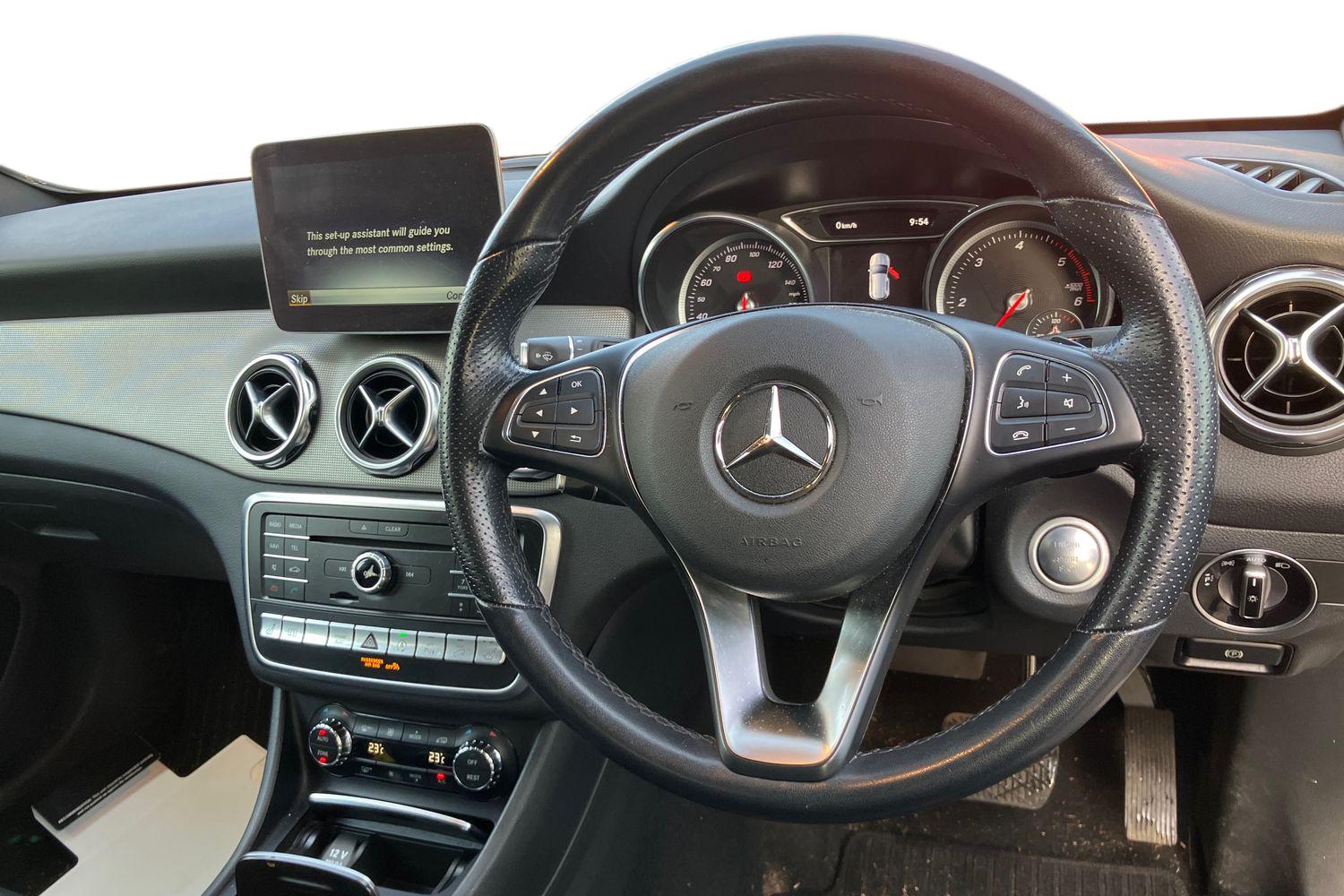 Used Mercedes-Benz GLA 2018 for sale - 77294601: Photo 3