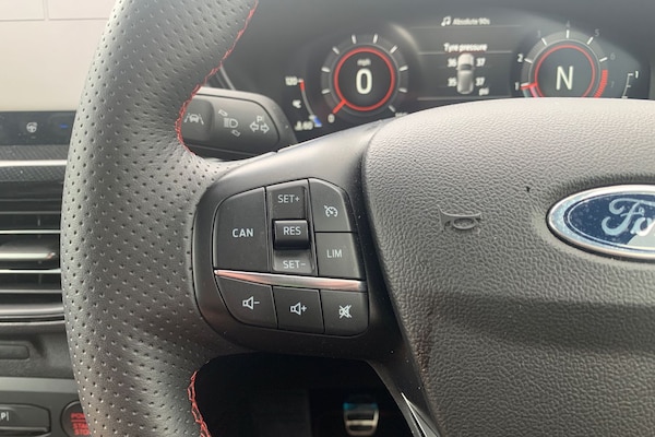 Used Ford Focus 2023 for sale - 74853605: Photo 10