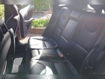 Used Volvo V40 2015 for sale - 77774071: Photo