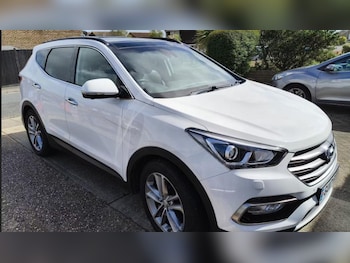 Used Hyundai Santa Fe 2017 for sale - 78852219: Photo