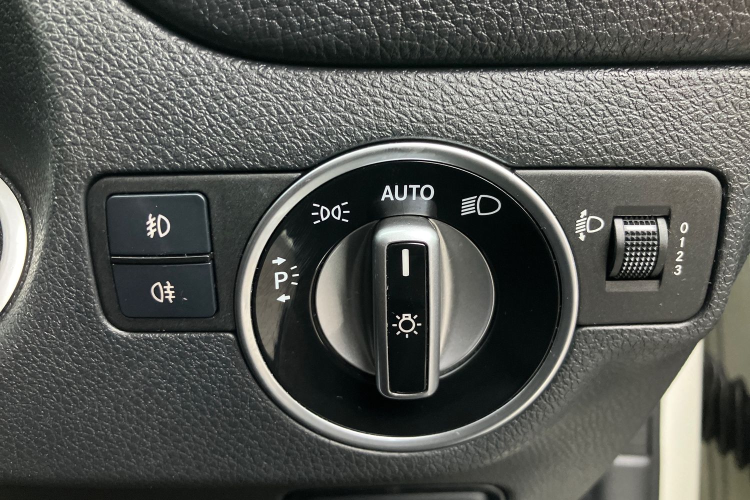 Used Mercedes-Benz GLA 2017 for sale - 77527345: Photo 23