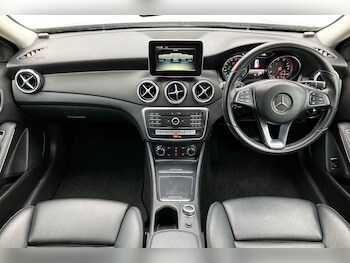 Used Mercedes-Benz GLA 2017 for sale - 77527345: Photo