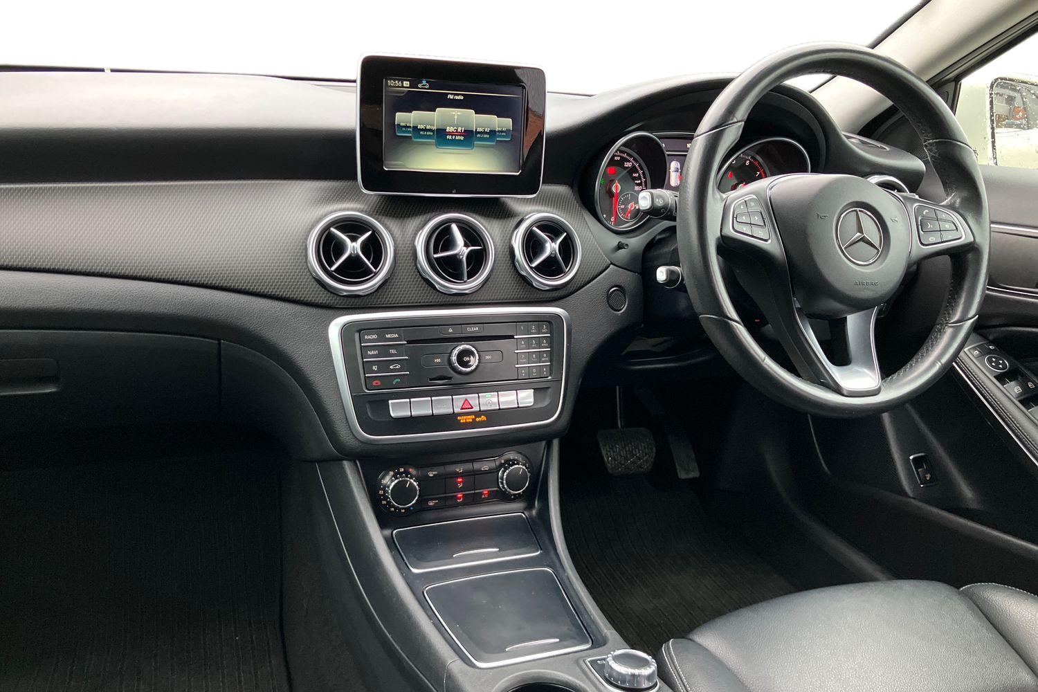 Used Mercedes-Benz GLA 2017 for sale - 77527345: Photo 4