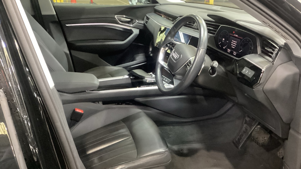 Used Audi e-tron 2020 for sale - 76564803: Photo 3